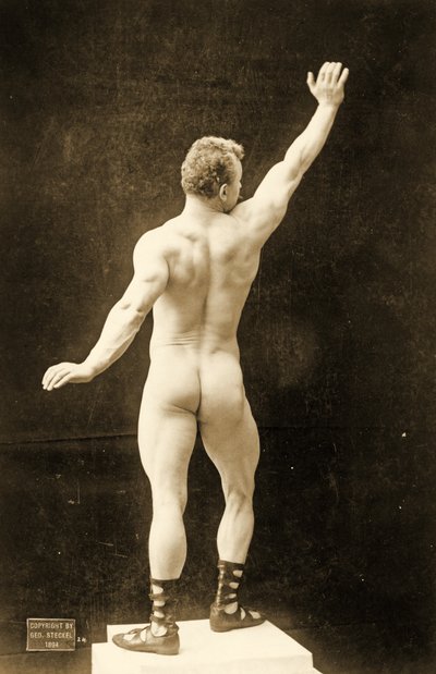 Eugen Sandow, in klassischer antiker griechisch-römischer Pose, ca. 1894 von George Steckel